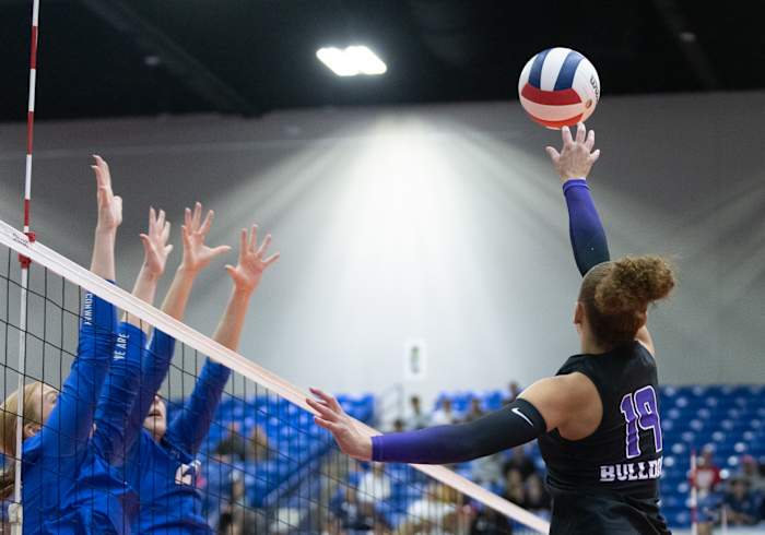 Fayetteville-Conway Volleyball Final__00094